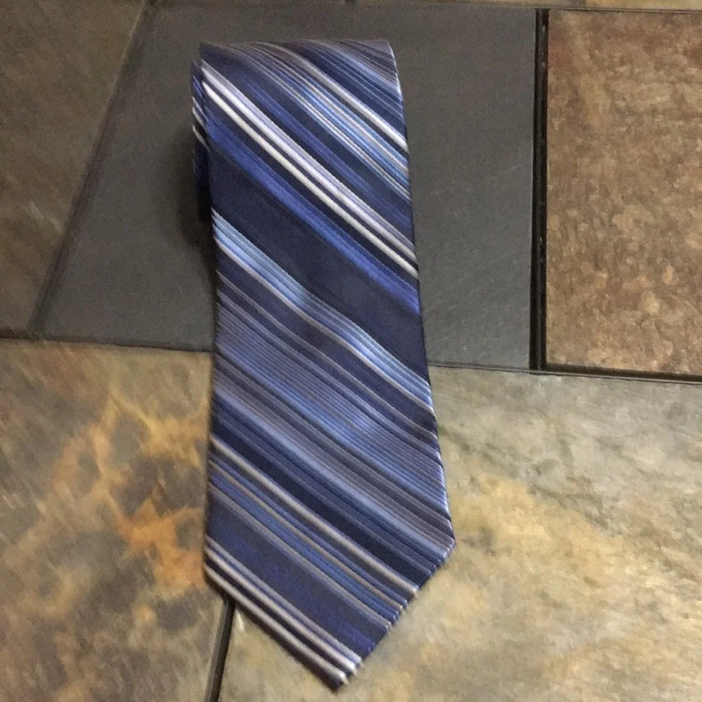 George silk tie